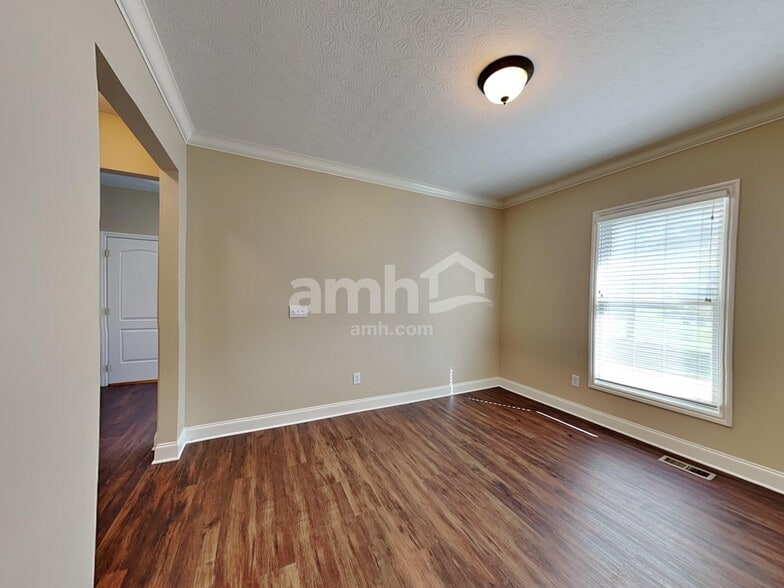 Building Photo - 942 Mill Run Dr