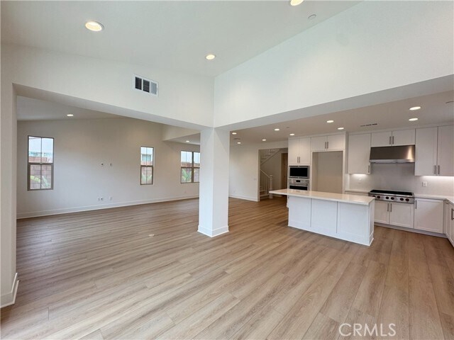 Building Photo - 173 Somera