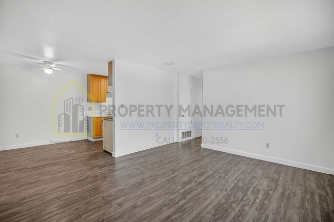 Building Photo - Arleta Ct