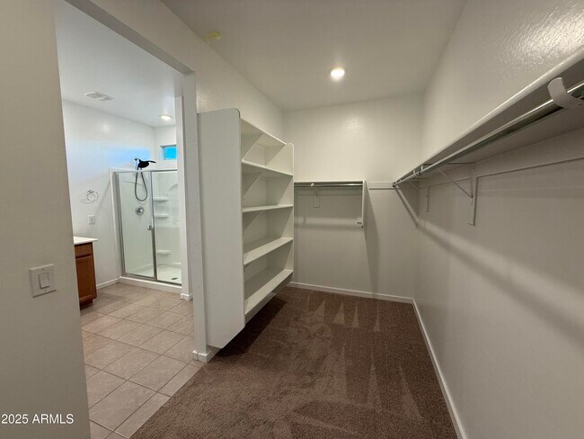 Building Photo - 14074 W Valentine St