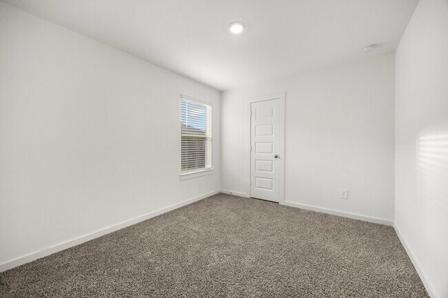 Building Photo - 2732 Misty Elm Ln