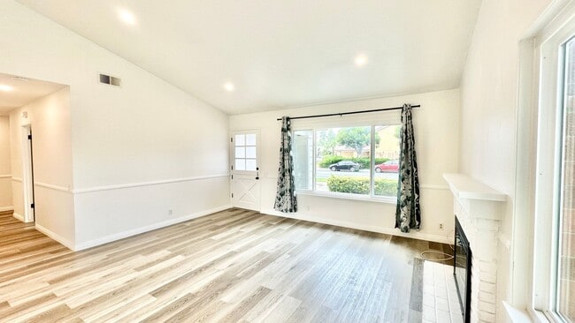 Building Photo - Charming, Single-Story Home, Spacious Backyard, Minutes to Everything, in Whelan Ranch Community ...