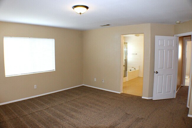Building Photo - Moreno Valley Ranch, Spacious 4 Bedroom