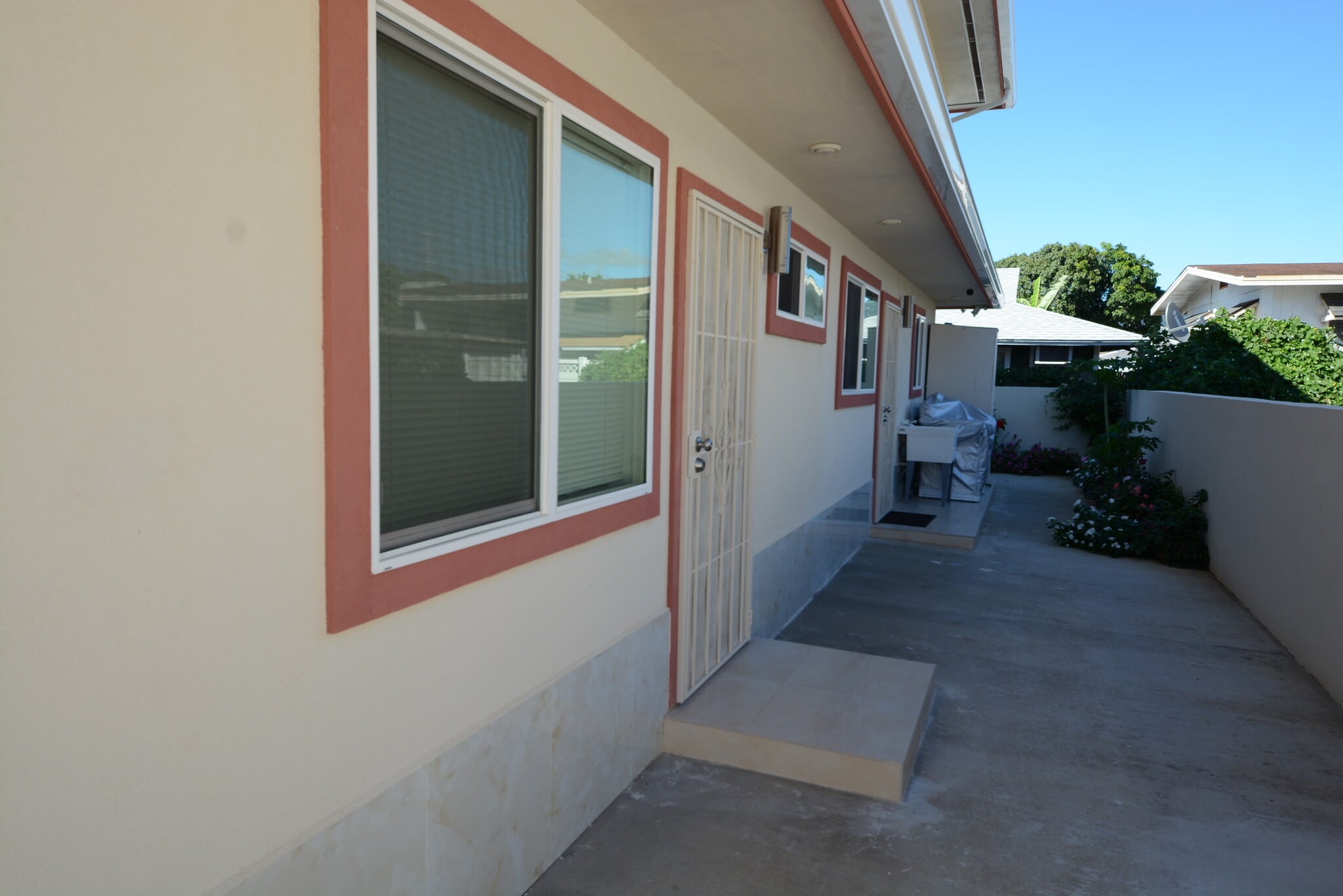 Building Photo - 3048 Hinano St