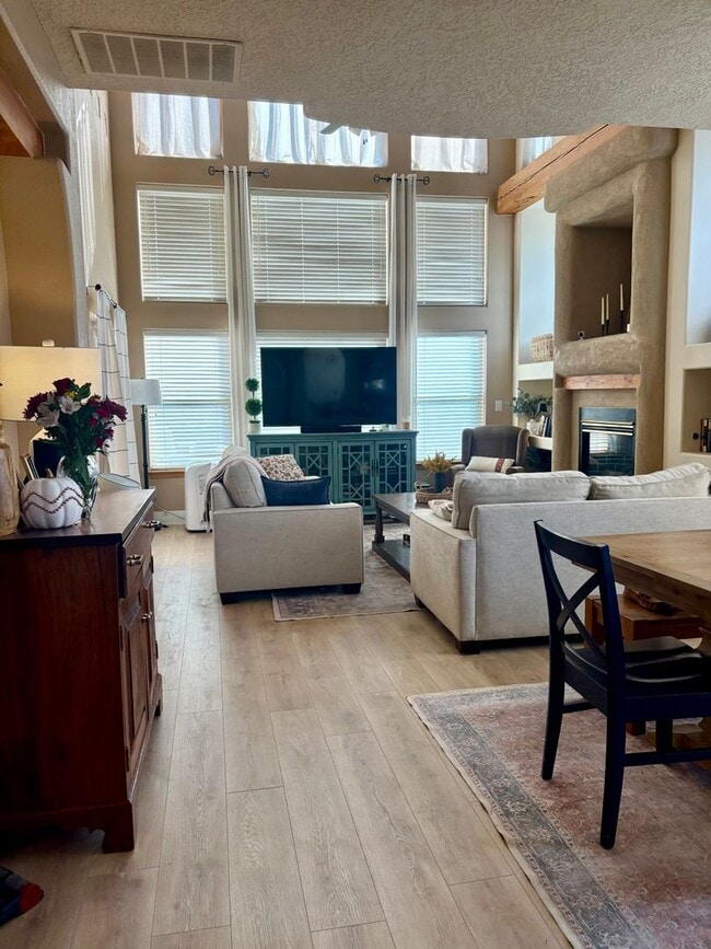 Building Photo - For Rent — High Desert | Desert Mountain G...