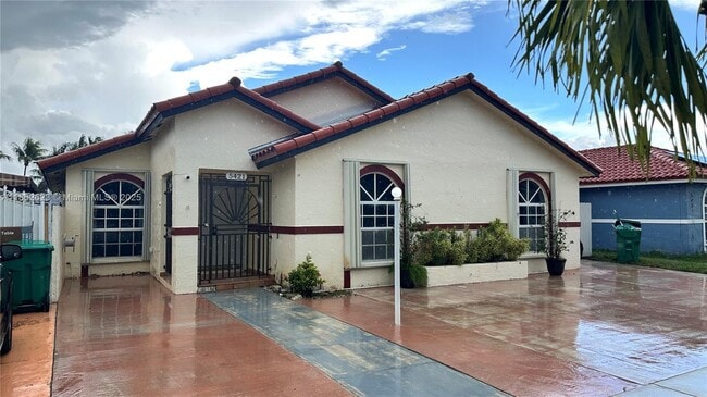 Building Photo - 5421 SW 143rd Ave