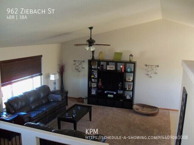 Building Photo - 962 Ziebach St