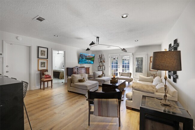 Building Photo - 5503 Cheshire Ln