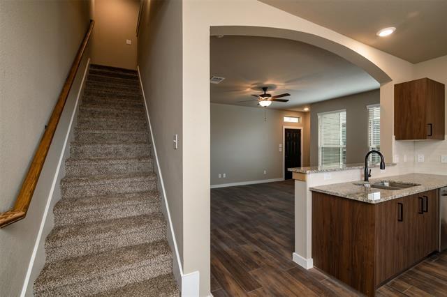 Building Photo - 604 Harvest Moon Dr