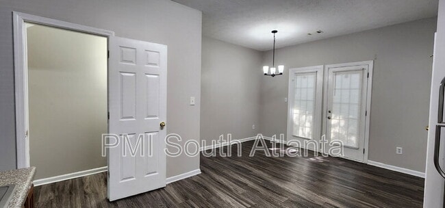 Building Photo - 4672 Ernest Dr