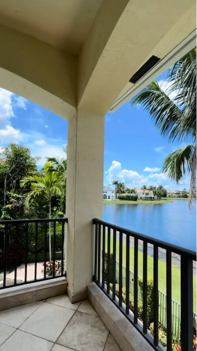 Building Photo - 9407 Bridgebrook Dr