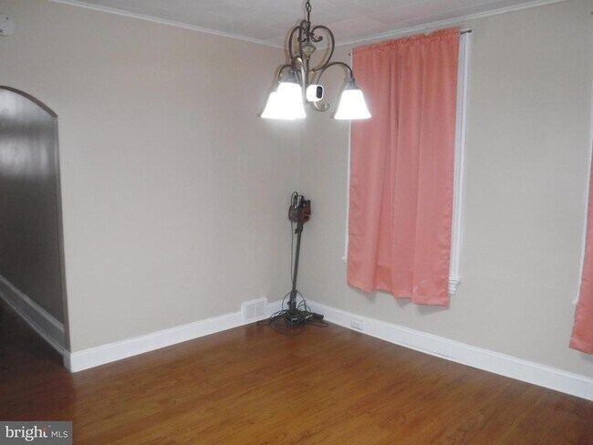 Building Photo - 540 George St