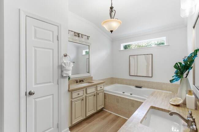 Building Photo - 124 Palm Cove Way