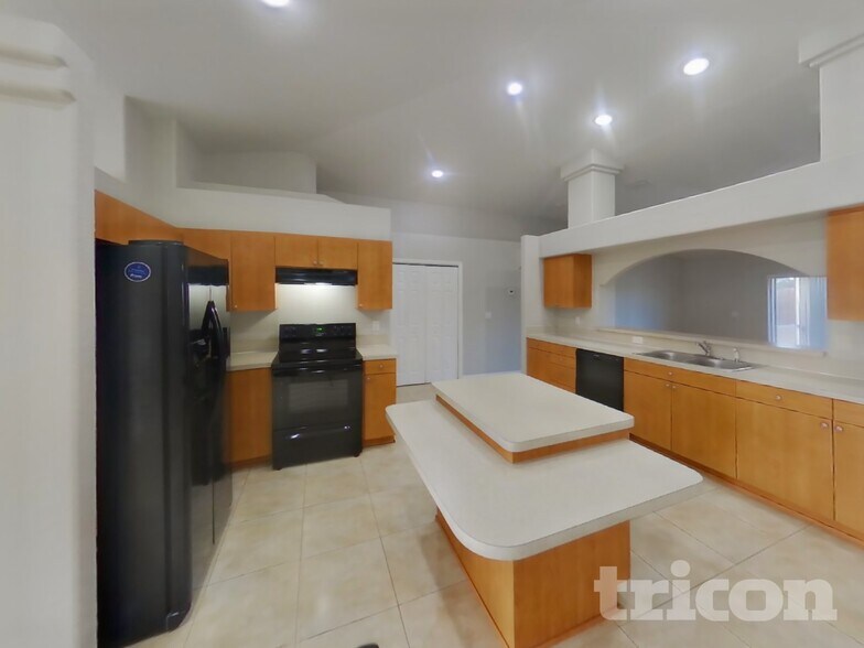 Building Photo - 2319 Estill Ave