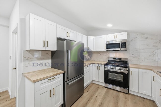 Building Photo - Stunning Fully Remodeled 3 Bed Home on a Huge Lot in Coopersville