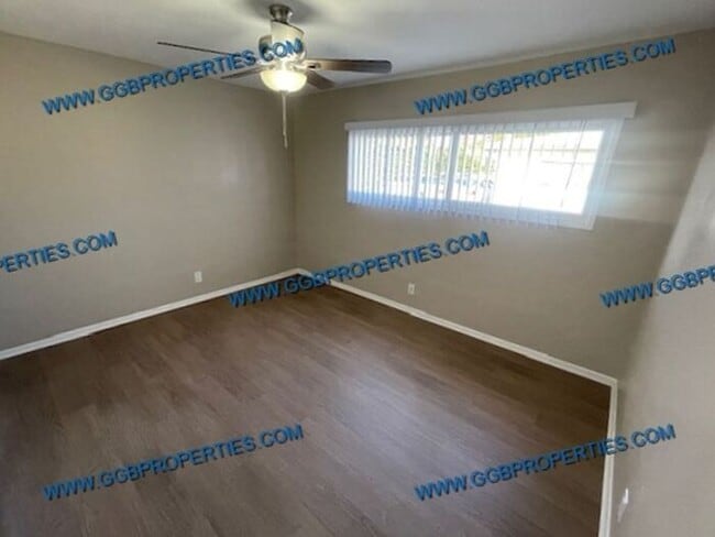 Building Photo - Will not Last! Charming 2 BD / 1 BA Norwalk Home with One Car Garage / Laundry Hook Ups