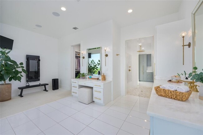 Building Photo - 4300 N Derrick Cove