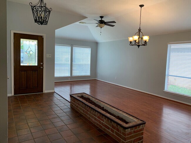 Building Photo - 3111 Lazy Brook Dr