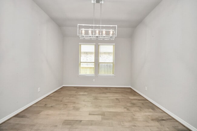 Building Photo - 9019 Emerald Cane Dr