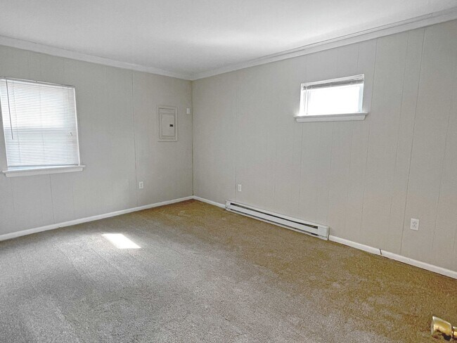 Building Photo - 3553 Maple St