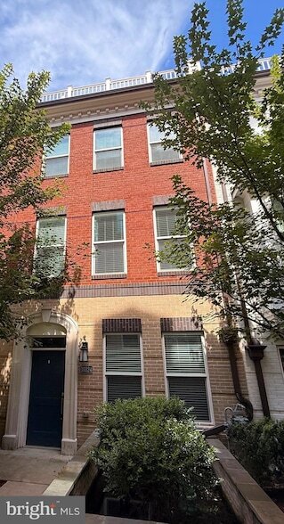 Building Photo - 10324 Grosvenor Pl