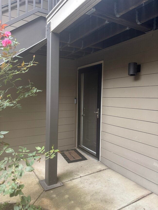 Building Photo - 1814 Birch Post Cove