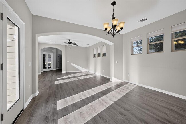 Building Photo - 5800 Baythorne Dr