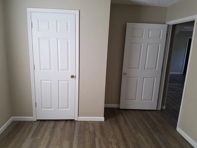 Building Photo - 605 Privet Dr