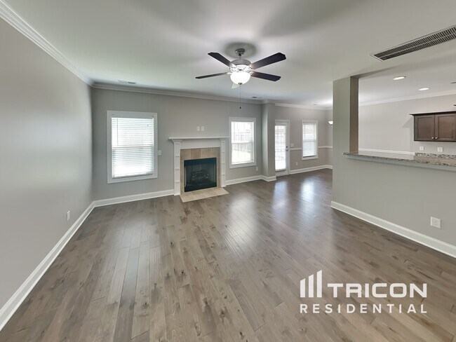 Building Photo - 5109 Cloverhill Dr
