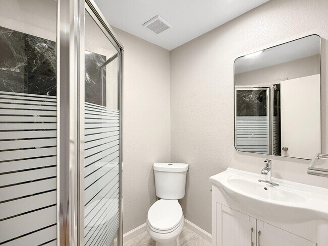 Building Photo - 2800 Roop Rd