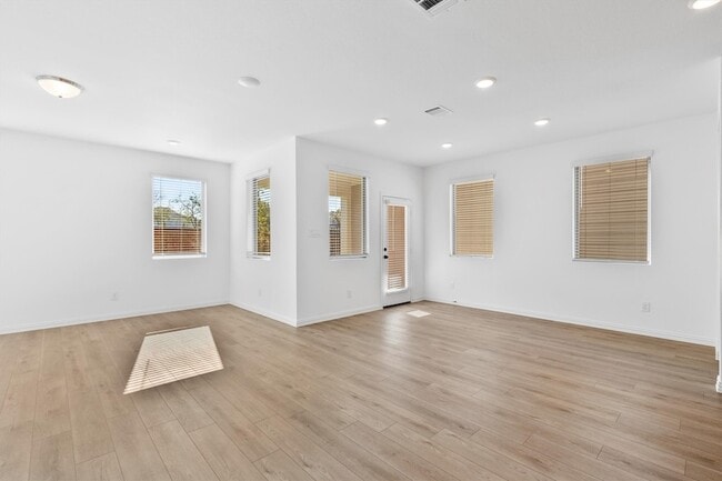 Building Photo - 6908 Gorman Fls Trl