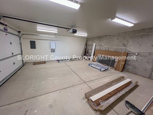 Building Photo - AVAILABLE NOW - Executive Luxury Ocean-View Home in Prime Morro Bay Location - 3 Bed / 3 Bath