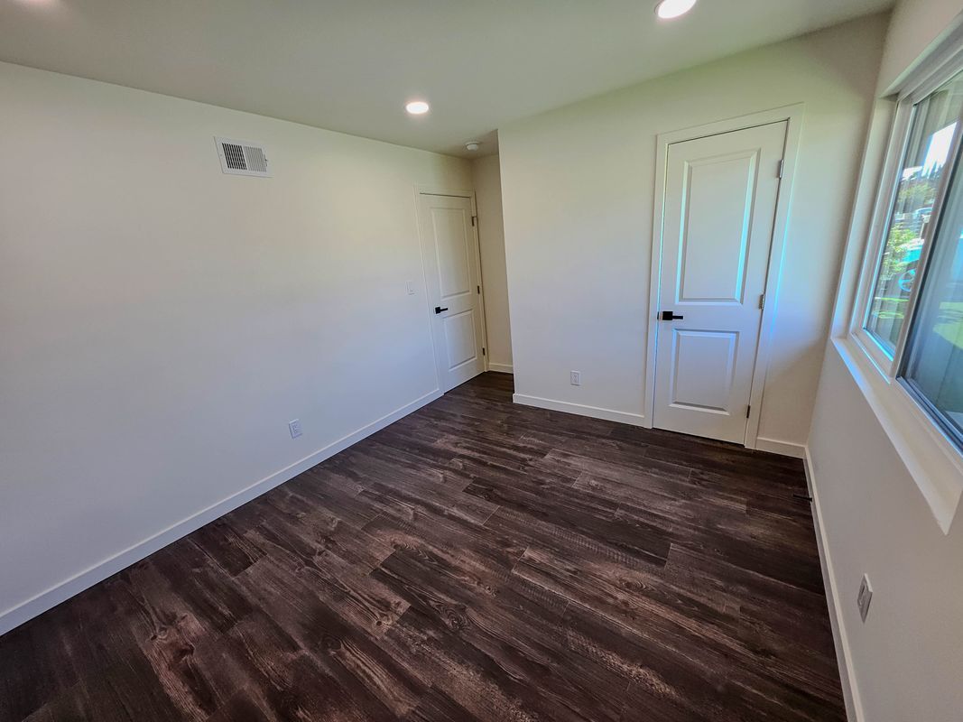 Building Photo - 12948 Lull St