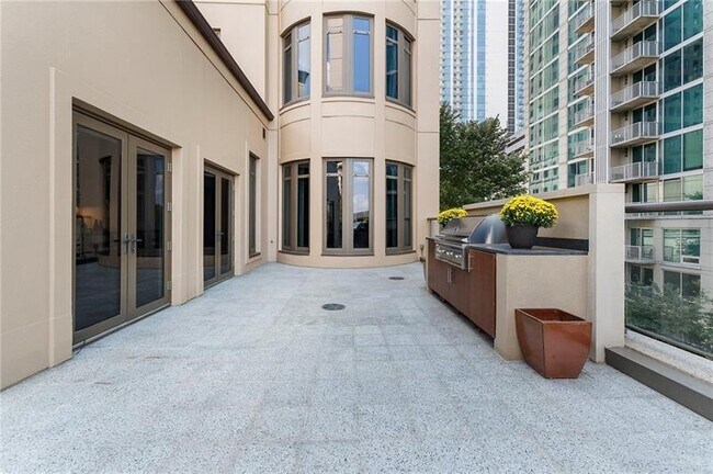 Building Photo - 3376 Peachtree Rd NE
