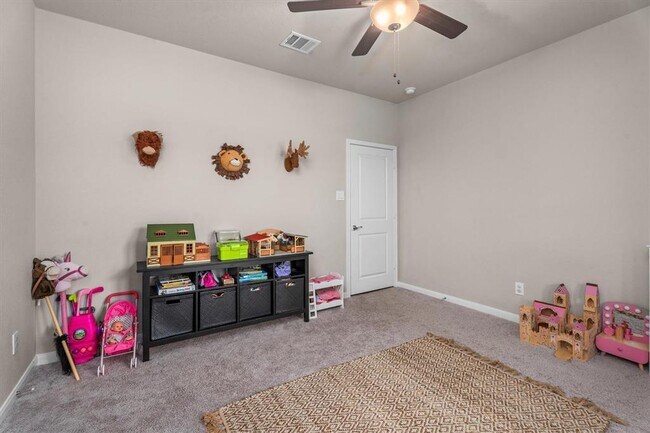 Building Photo - 2221 Hay Field Ct