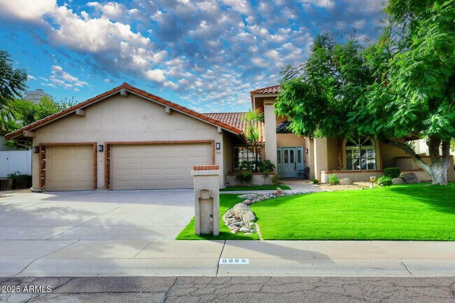 Building Photo - 9969 E Bayview Dr