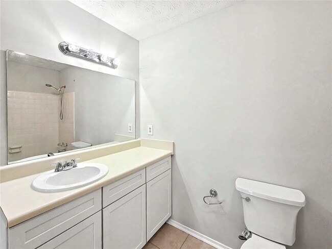 Building Photo - 1702 Country Park Dr