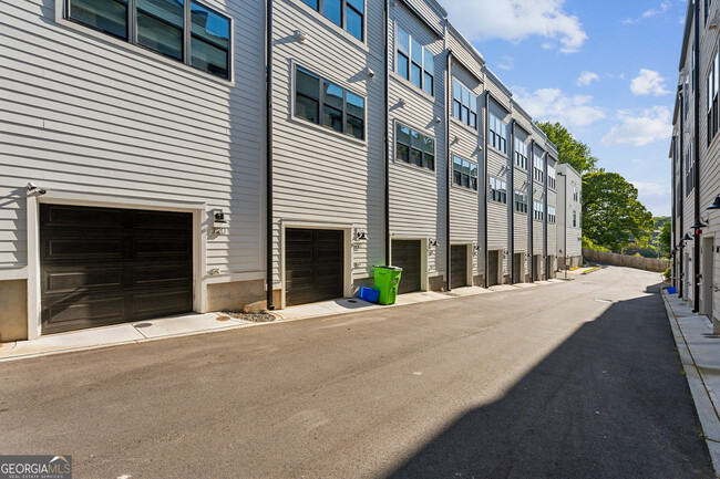 Building Photo - 722 Eloise Wy