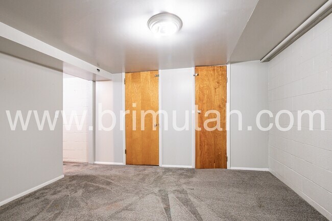 Building Photo - 30 W 1100 S
