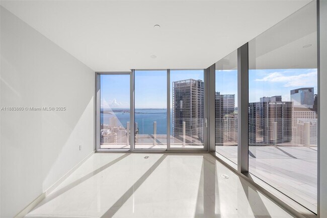 Building Photo - 300 Biscayne Blvd Way