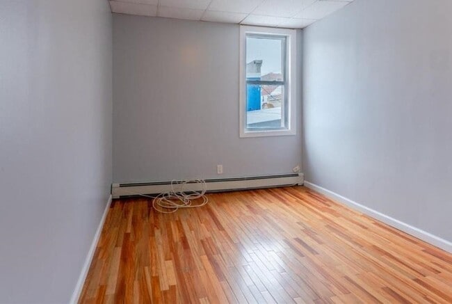 Building Photo - 1316 44th St