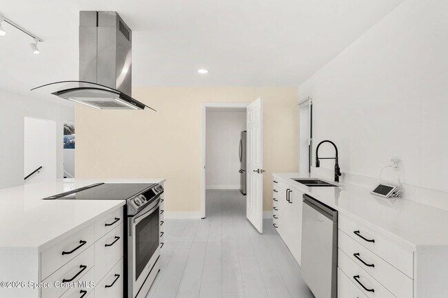 Building Photo - 9085 Jimmy Buffett Mem Hwy