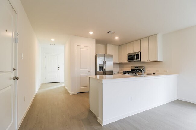 Building Photo - 16488 Blossom Grv Dr