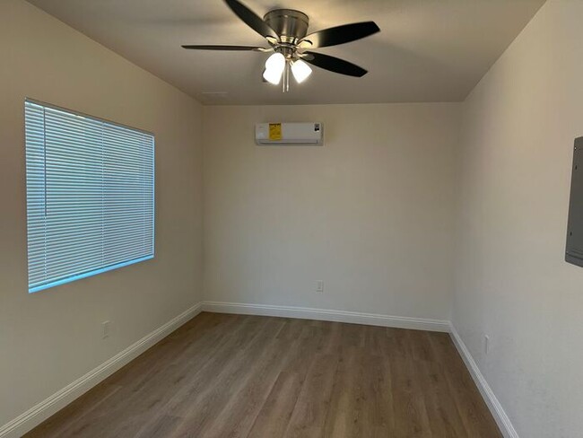 Building Photo - Charming 1-Bed/1-Bath ADU in Newhall – Bra...