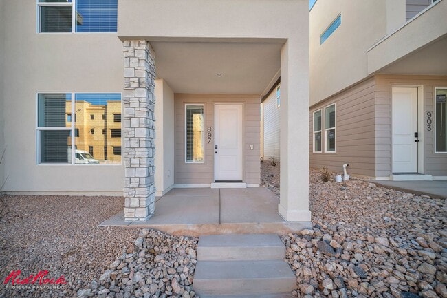 Building Photo - Brand New 3 Bedroom Townhome