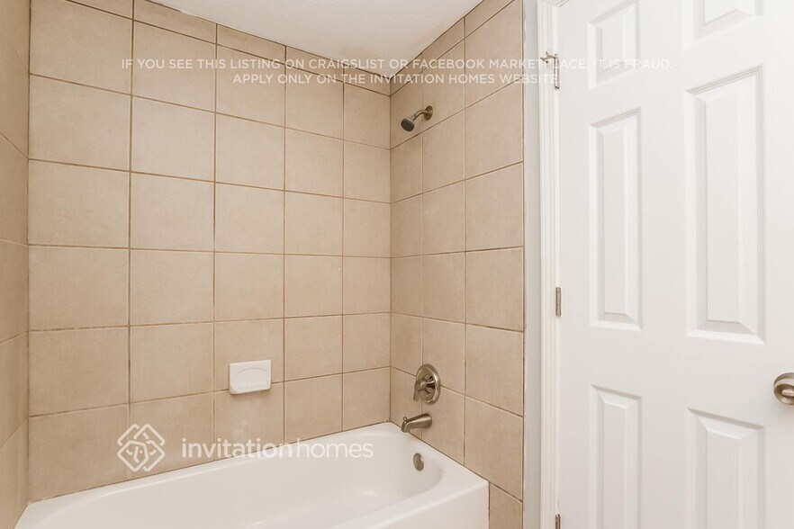 Building Photo - 2222 Greenridge Dr SW