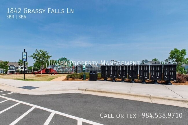 Building Photo - 1842 Grassy Falls Ln