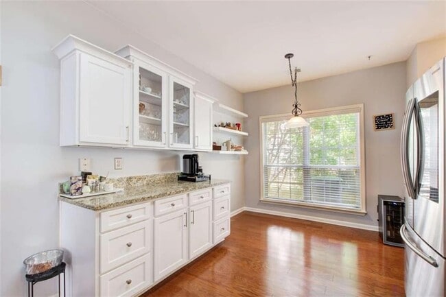 Building Photo - 513 Stepney Ct SE