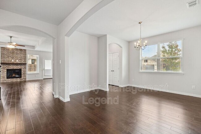 Building Photo - 1833 Meadow Trail Ln