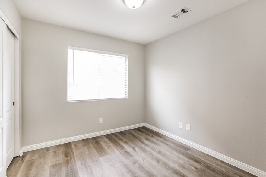 Building Photo - 1916 Fossil Butte Way